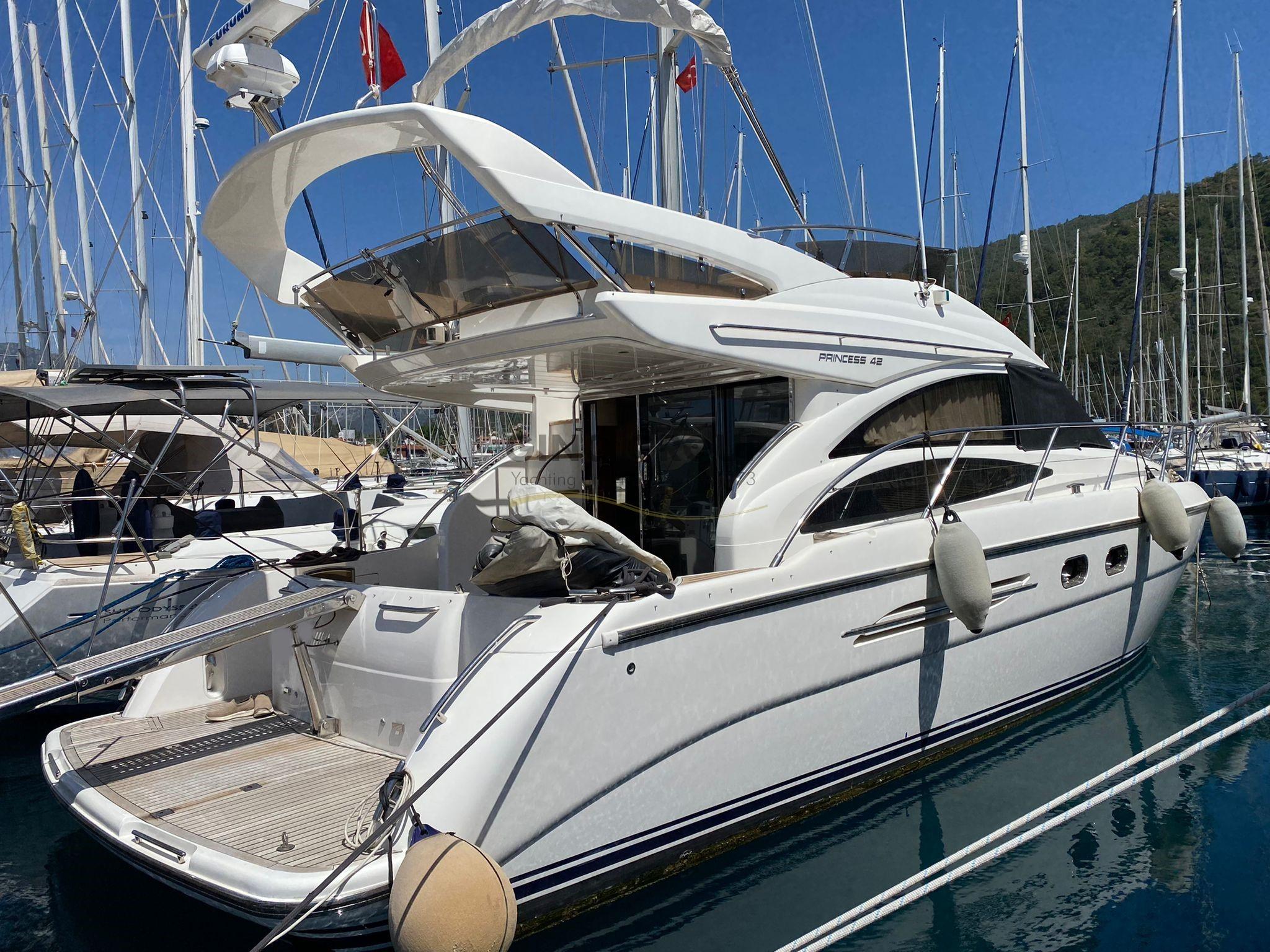MB9423 Princess Yachts 42