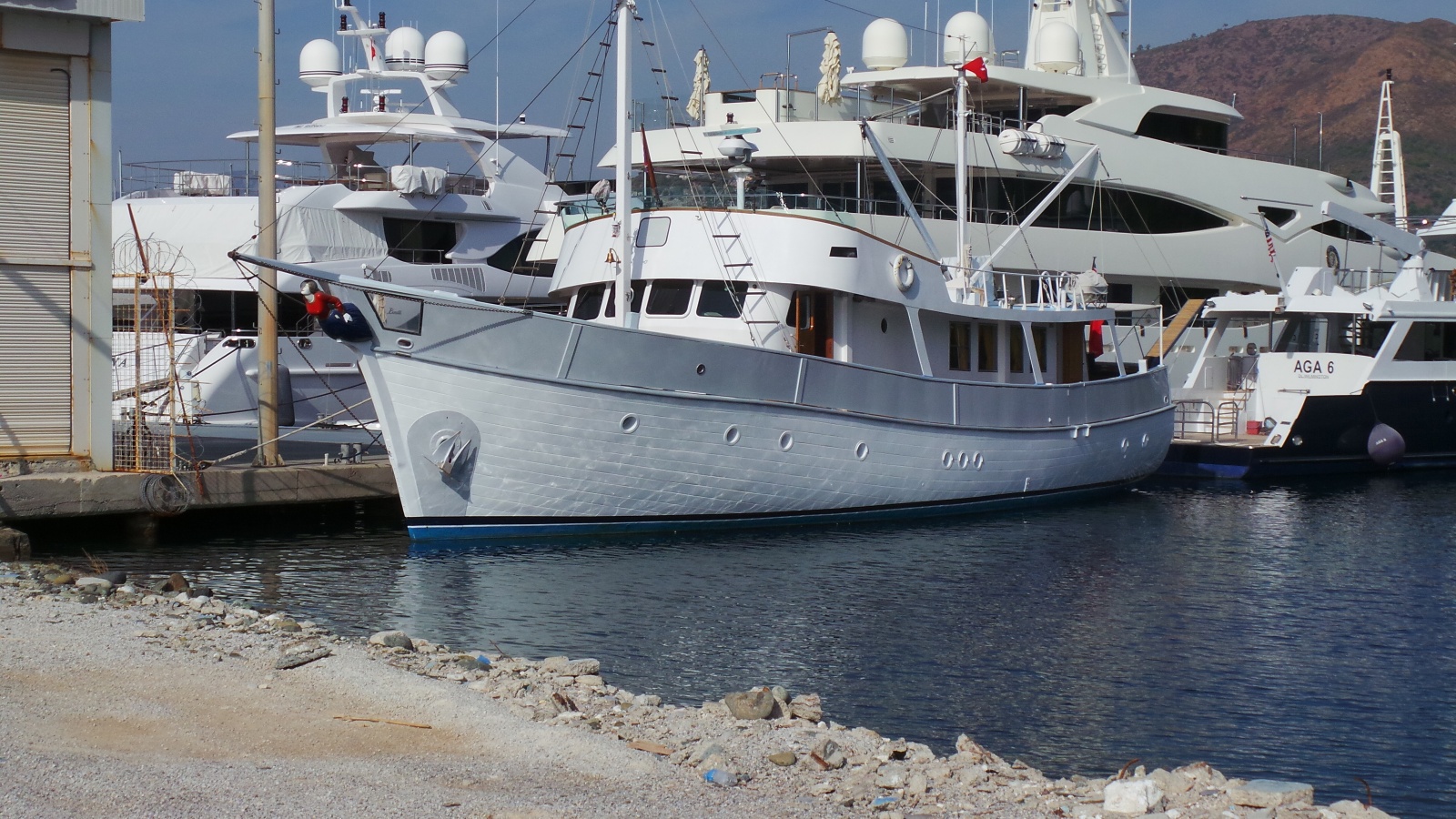 MC10433 Djupviks Wooden Gentlemen’s Yacht