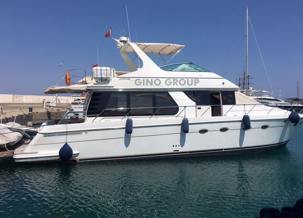 MB9427 Carver 530 Voyager Pilothouse